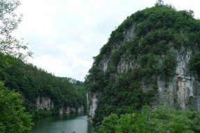 “轻松游遍全球”——以朋游为你带来的便利旅行（玩转全球）