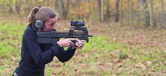 《超凡先锋》SMG5冲锋枪改装全攻略（玩转SMG5）  第1张